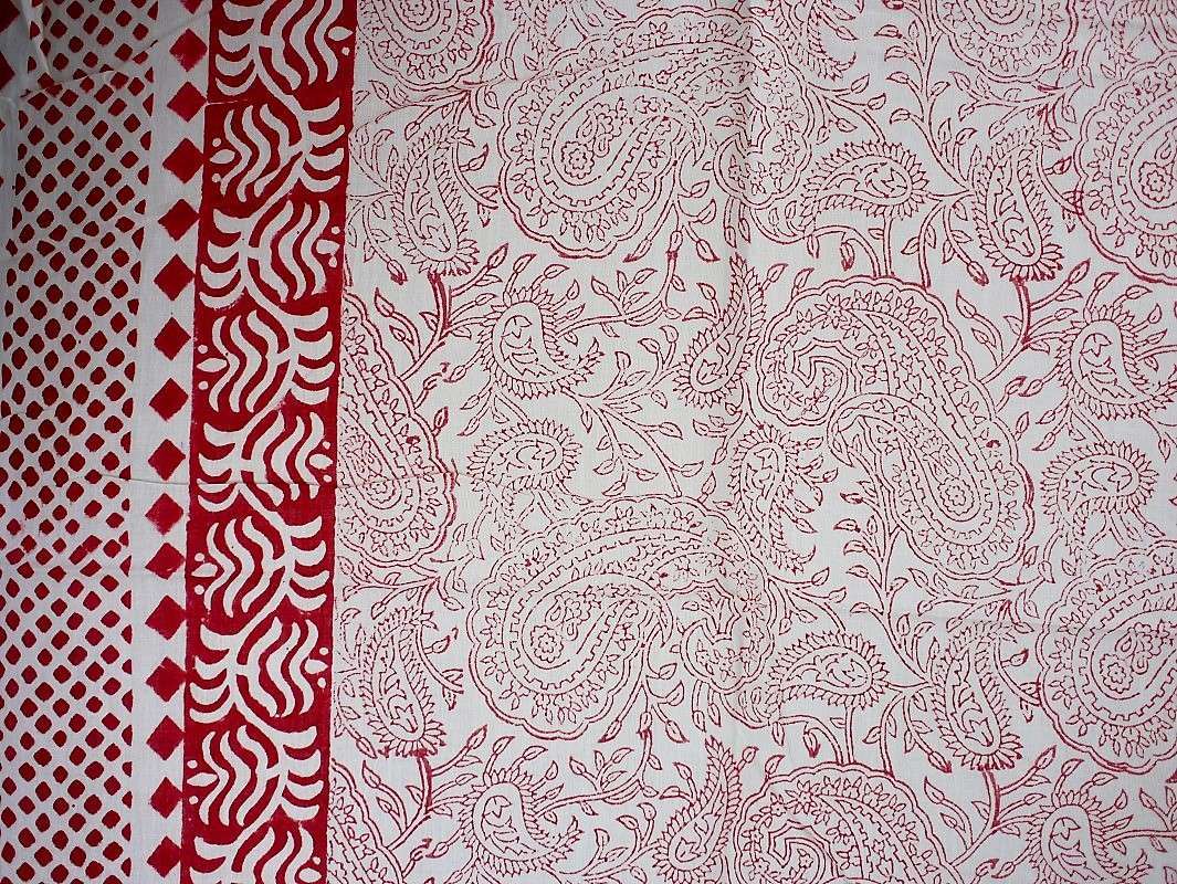Foulard Rouge et Fond Blanc Cassé - W525-1