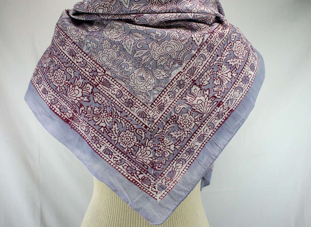 Foulard Gris Bleuté, Blanc et Lie de Vin - S404-4