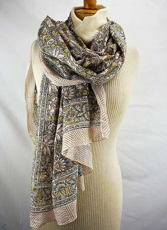 Foulard Gris, Beige, Jaune et fond Blanc - W525-2